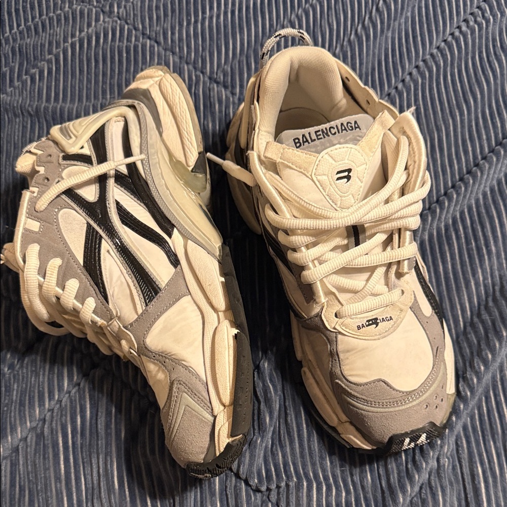 Balenciaga White and Gray Sneakers size 41